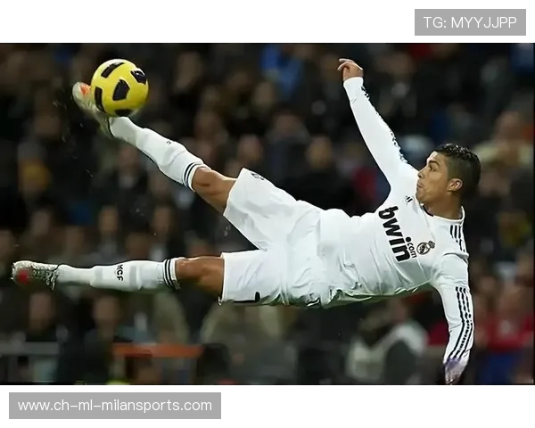 C罗进球太轻松：揭秘足球场上的超神瞬间